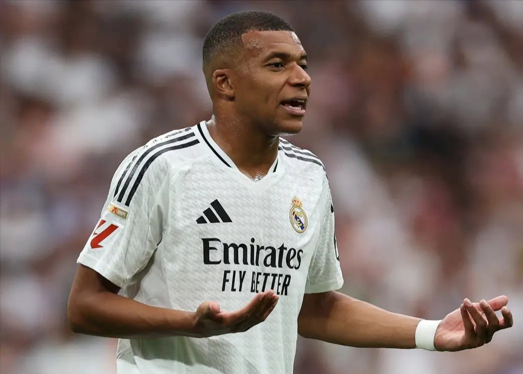 姆巴佩回归赛场，比分优势明显首场状态亮眼，加拿大队观众沸腾！